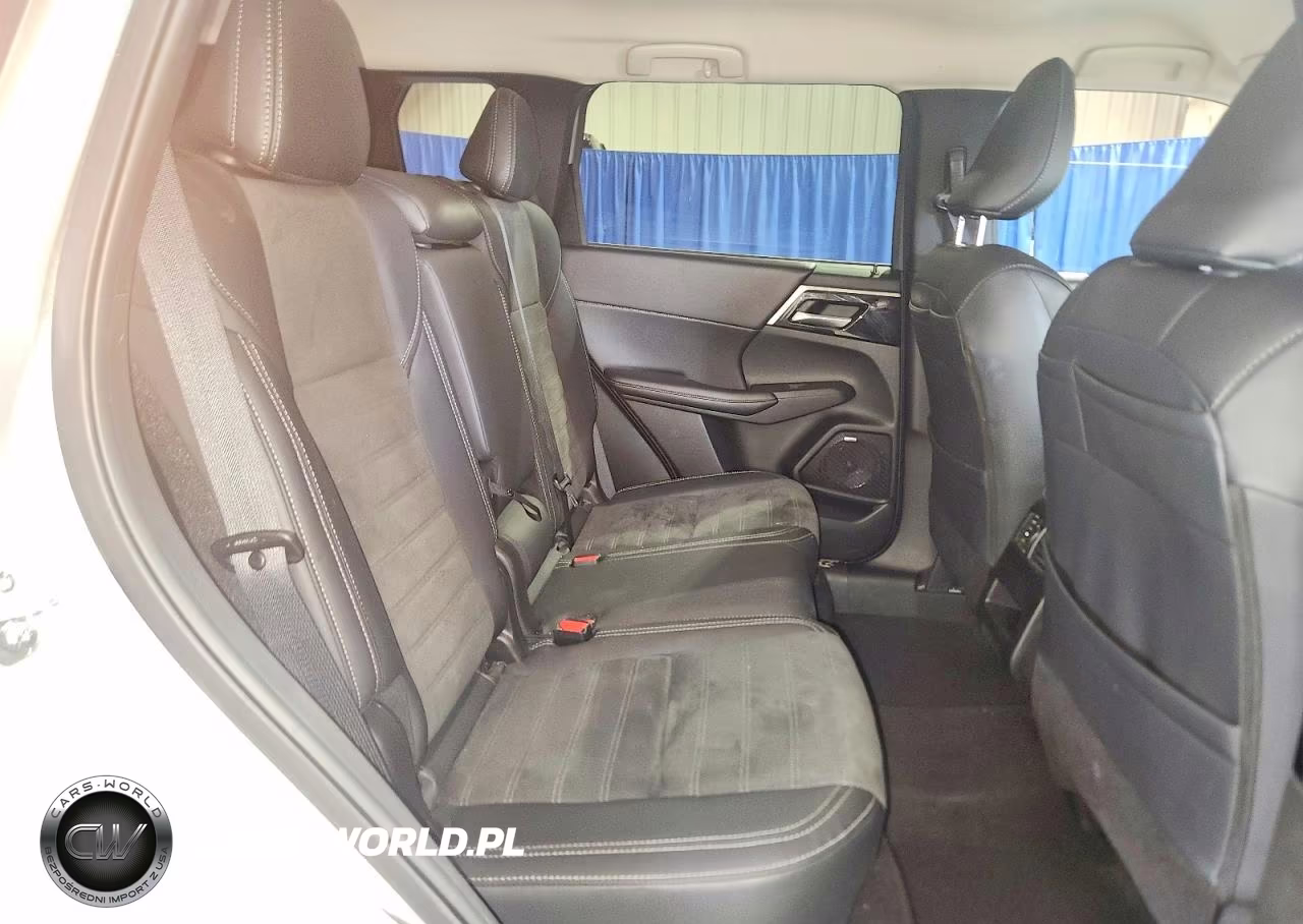2025 Mitsubishi Outlander Se VIN:JA4J4VA83SZ031147 - 11