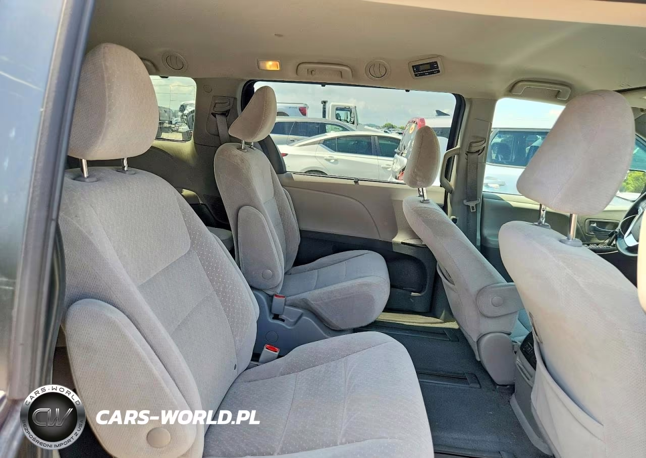 2020 Toyota Sienna Le VIN:5TDJZ3DC2LS240152 - 11