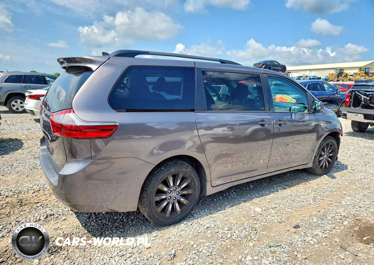 2020 Toyota Sienna Le VIN:5TDJZ3DC2LS240152 - 3