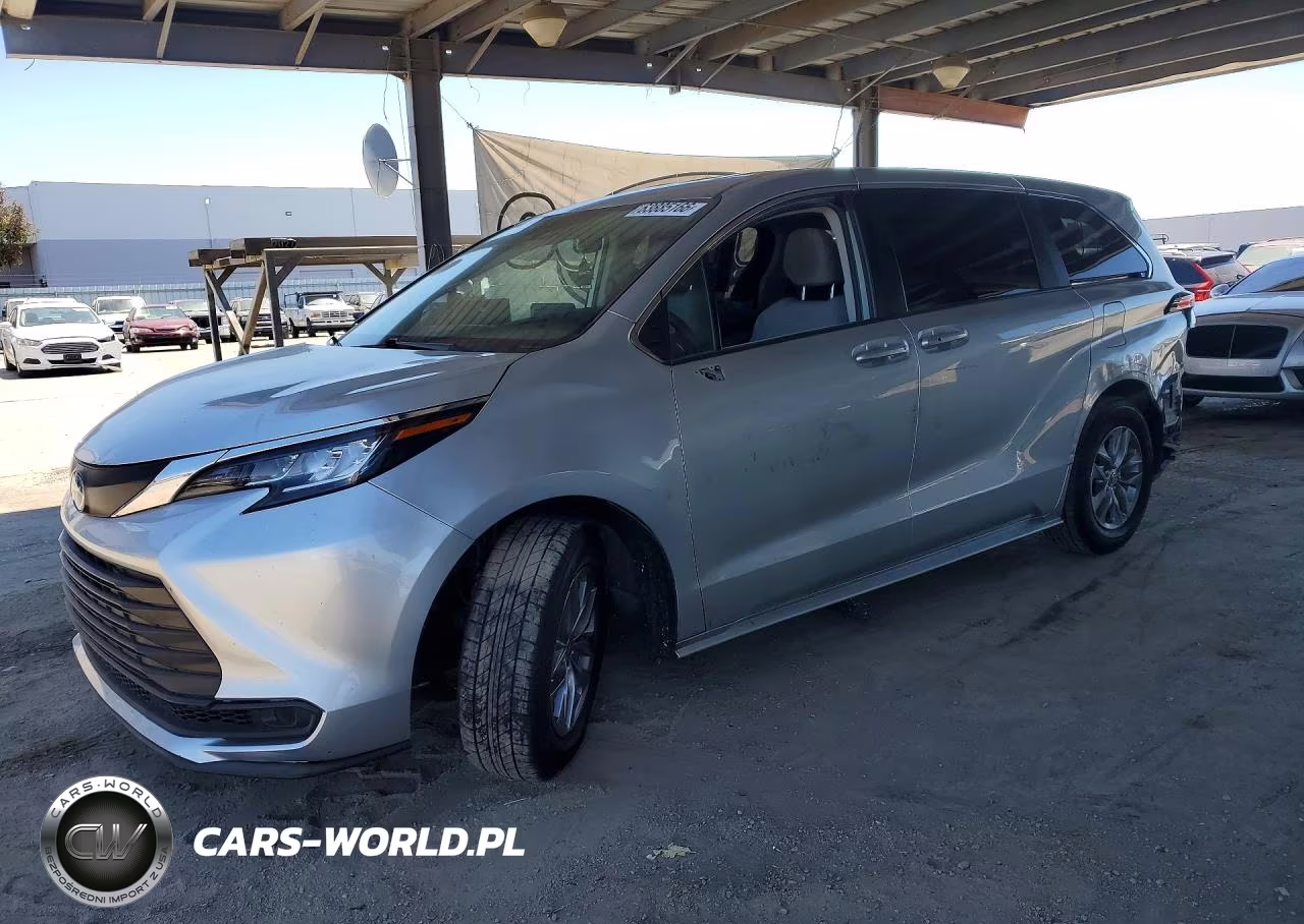 2022 Toyota Sienna Le – zdjęcie 1 z 14