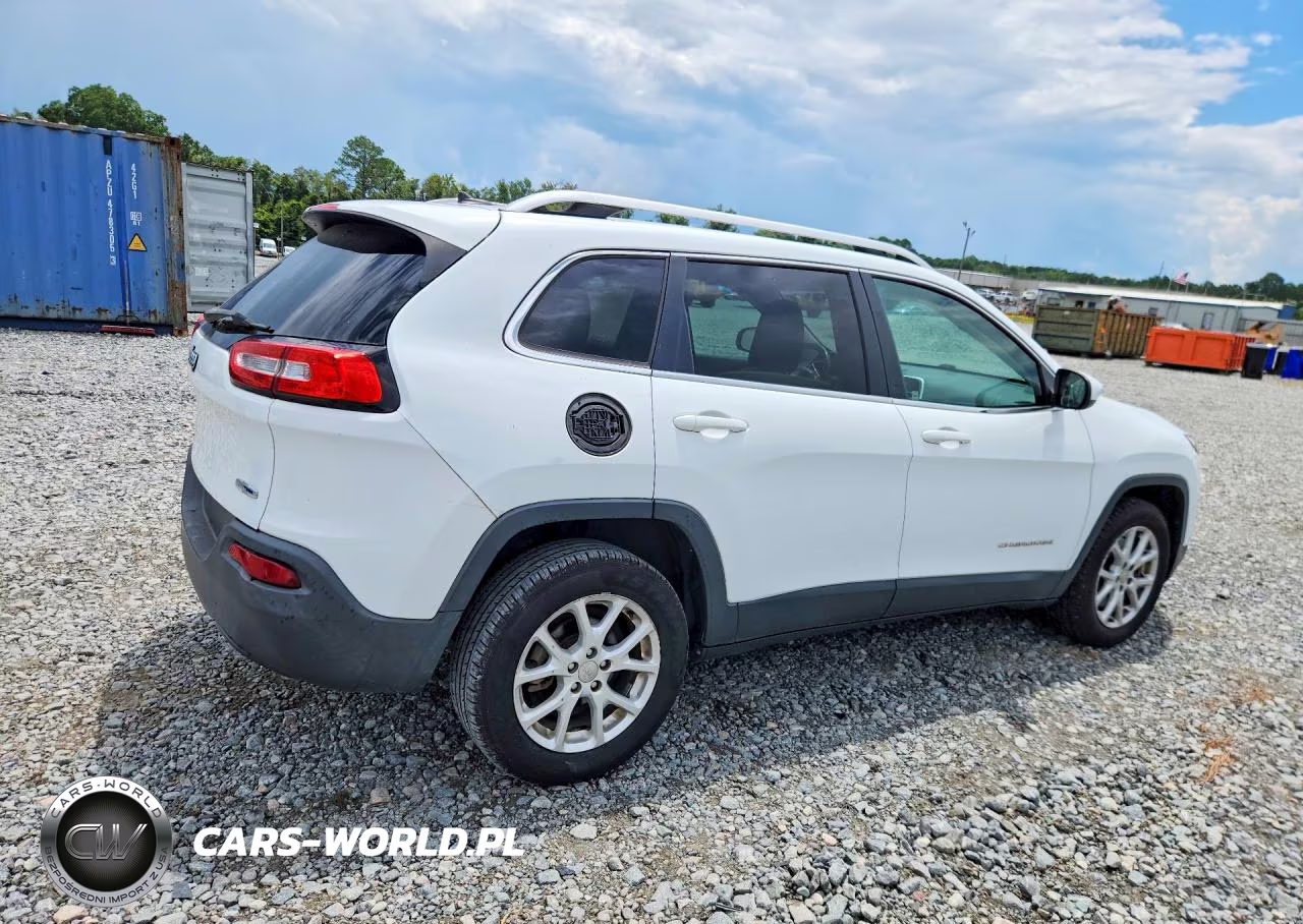 2014 Jeep Cherokee Latitude VIN:1C4PJLCB0EW158157 - 3