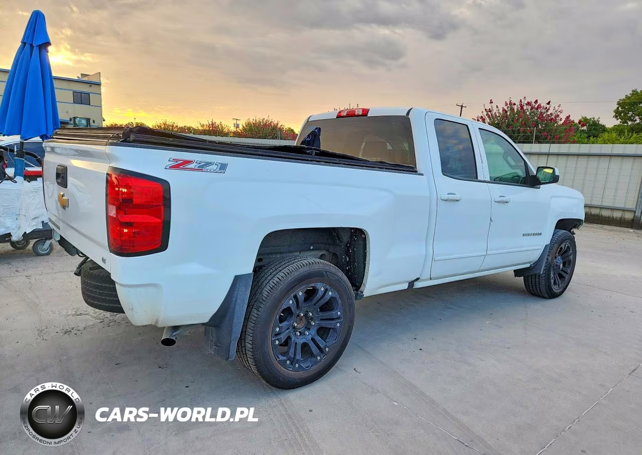 2017 Chevrolet Silverado K1500 Lt VIN:1GCVKREC2HZ320452 - 3