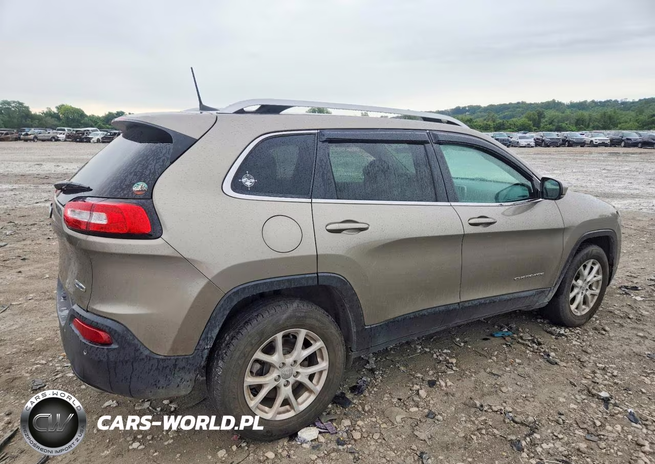 2017 Jeep Cherokee Latitude VIN:1C4PJMCS4HW636350 - 3