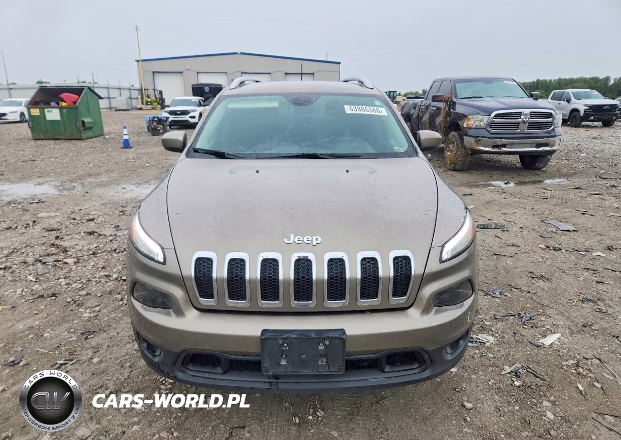 2017 Jeep Cherokee Latitude VIN:1C4PJMCS4HW636350 - 5