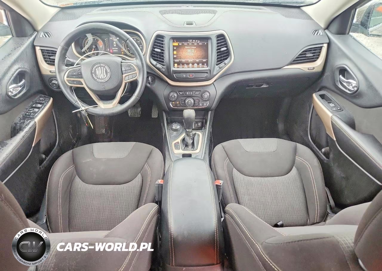 2017 Jeep Cherokee Latitude VIN:1C4PJMCS4HW636350 - 8