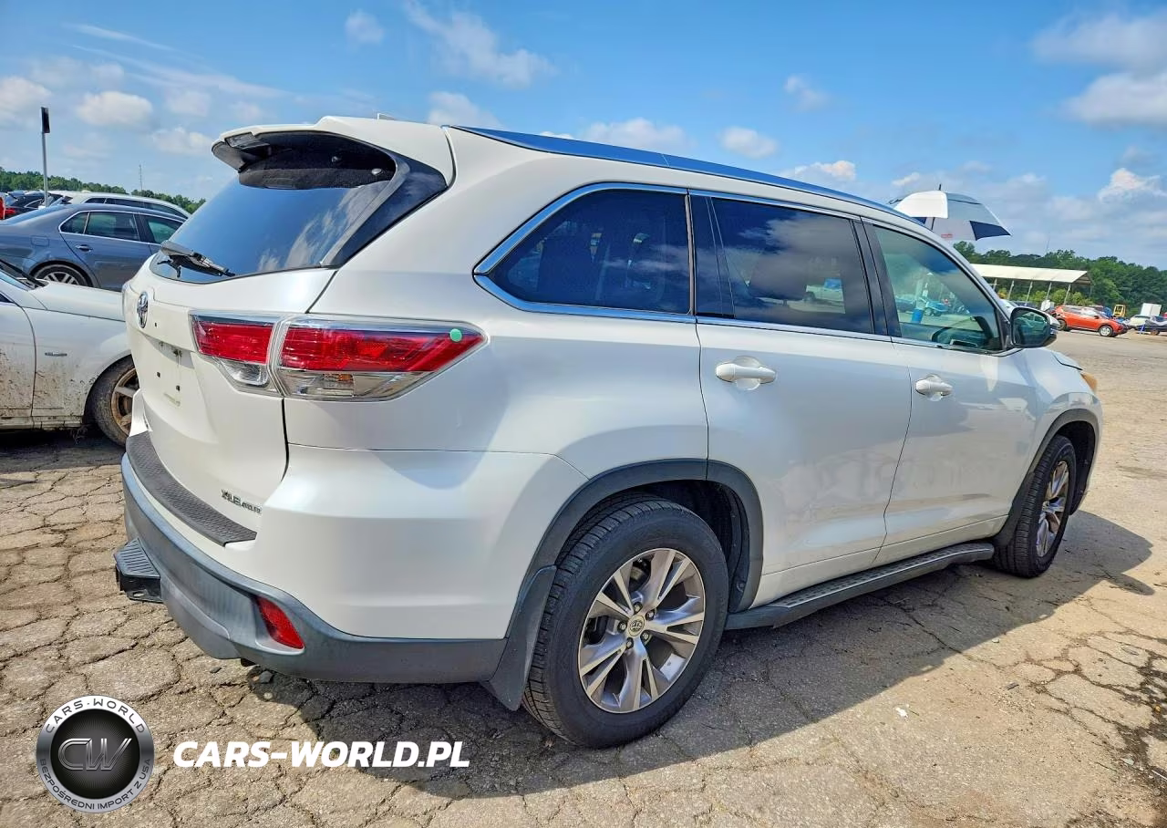 2015 Toyota Highlander Xle V6 VIN:5TDJKRFH4FS181870 - 3