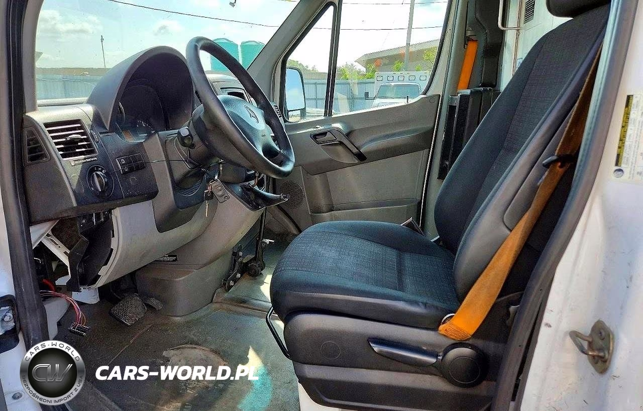 2014 Mercedes-Benz Sprinter 2500 Delivery Van VIN:WD3PE8DE4E5831672 - 7