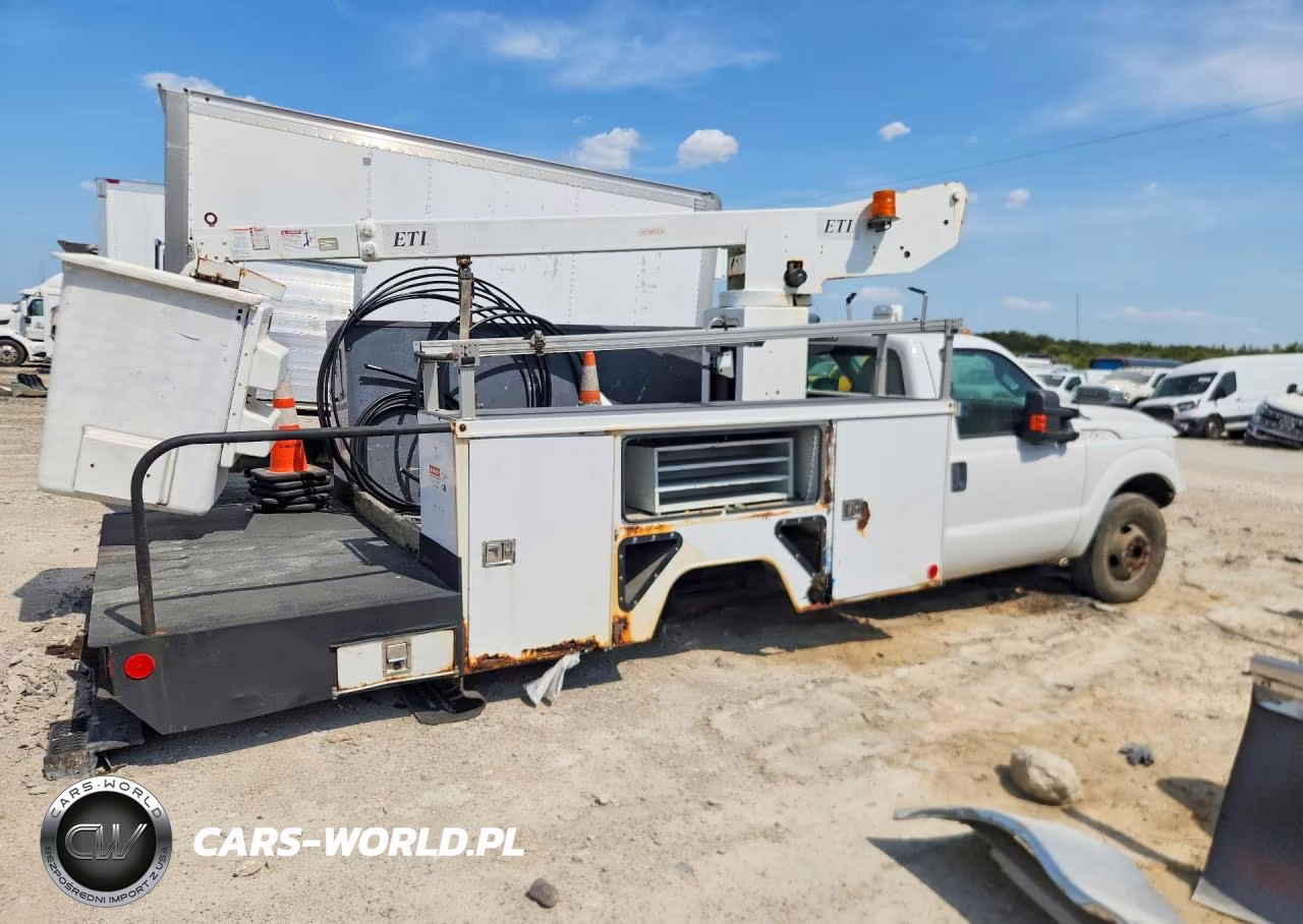 2011 Ford F350 Super Duty Bucket Truck VIN:1FDRF3G61BEA42227 - 3