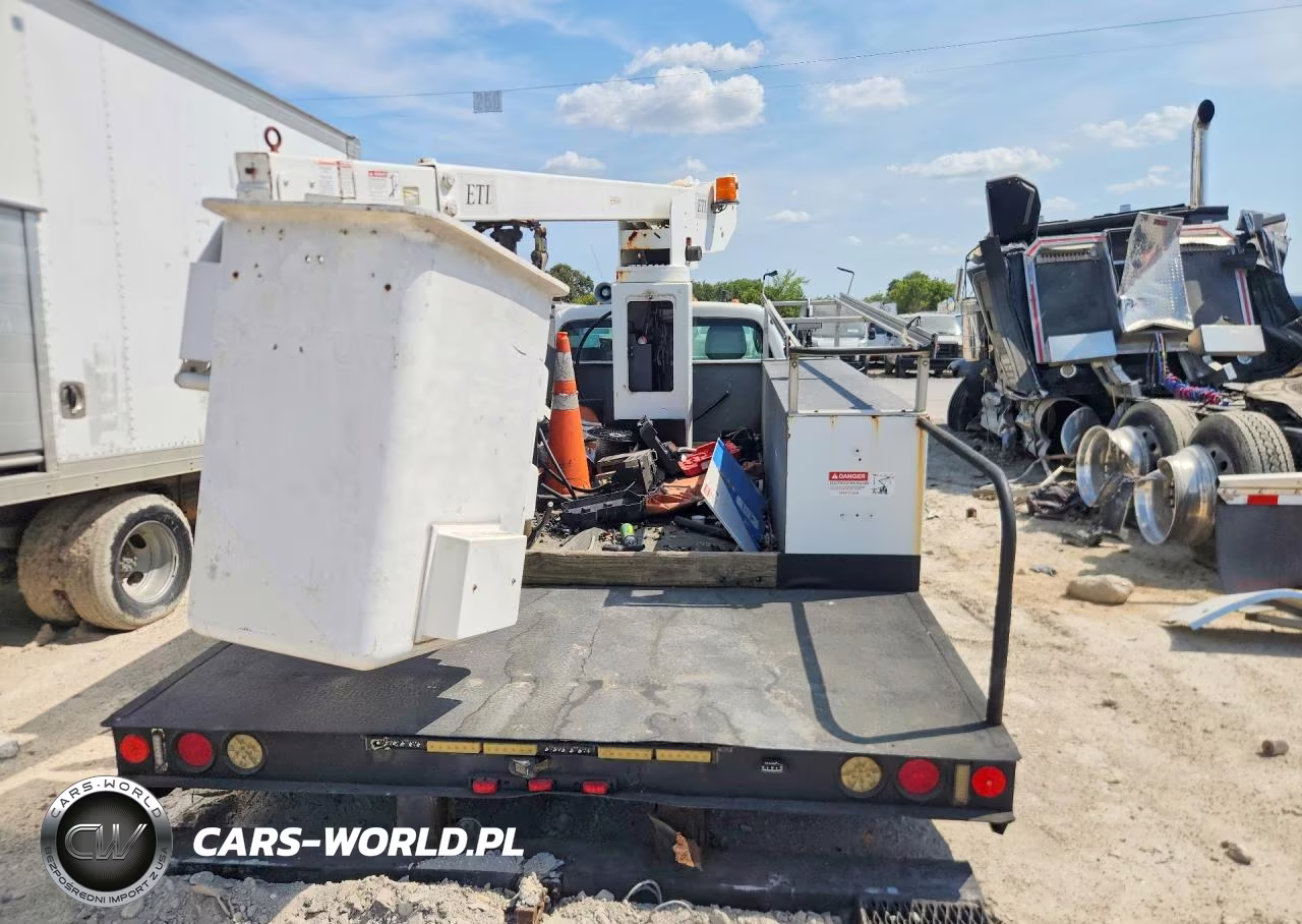 2011 Ford F350 Super Duty Bucket Truck VIN:1FDRF3G61BEA42227 - 6