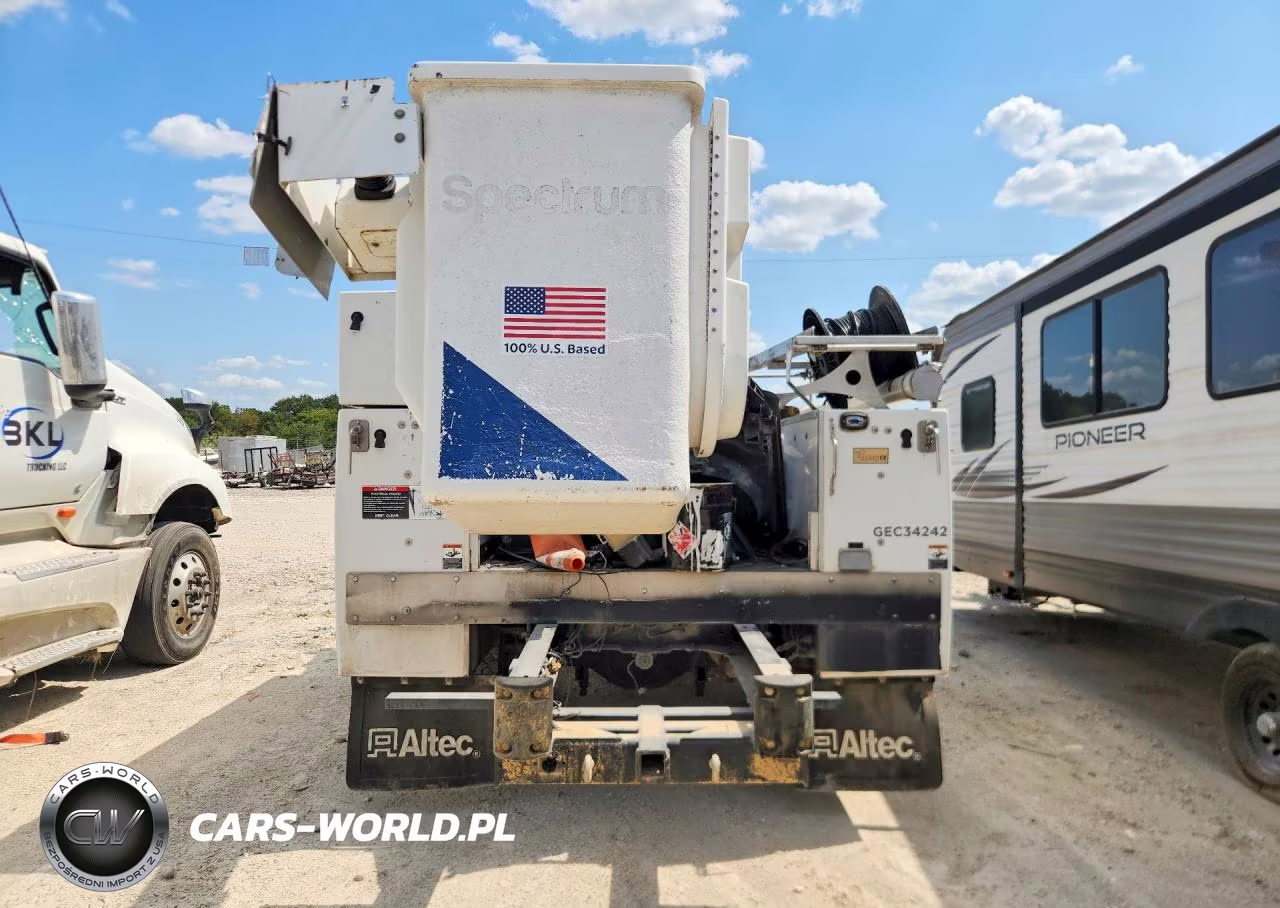 2016 Ford F450 Super Duty Bucket Truck VIN:1FDUF4GT8GEC34242 - 6