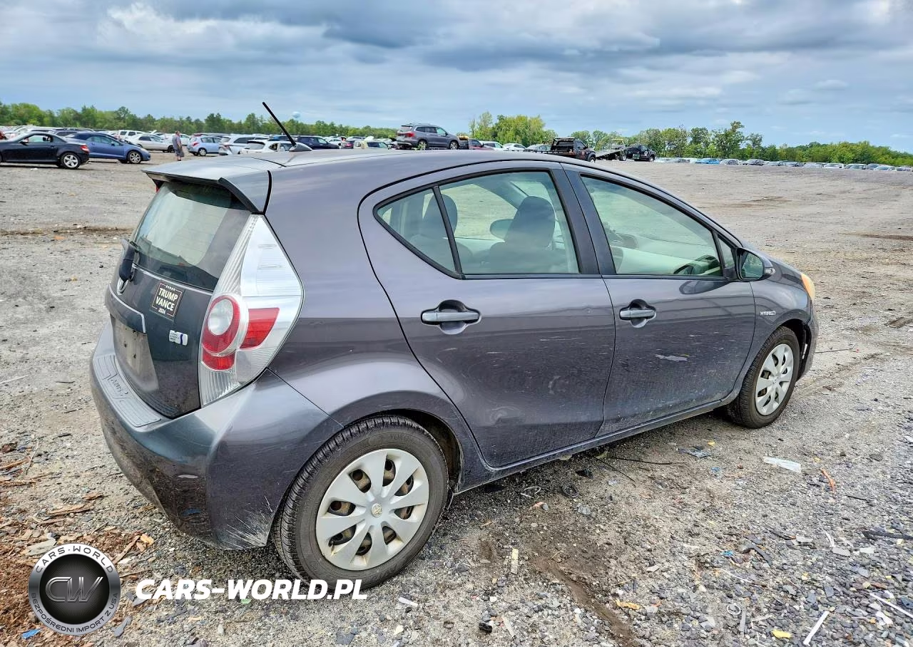 2012 Toyota Prius C Two VIN:JTDKDTB32C1012767 - 3
