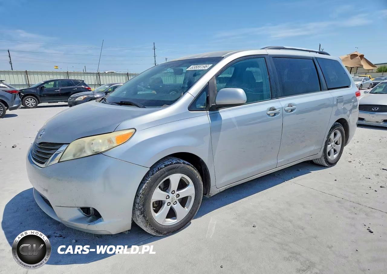 2011 Toyota Sienna Le