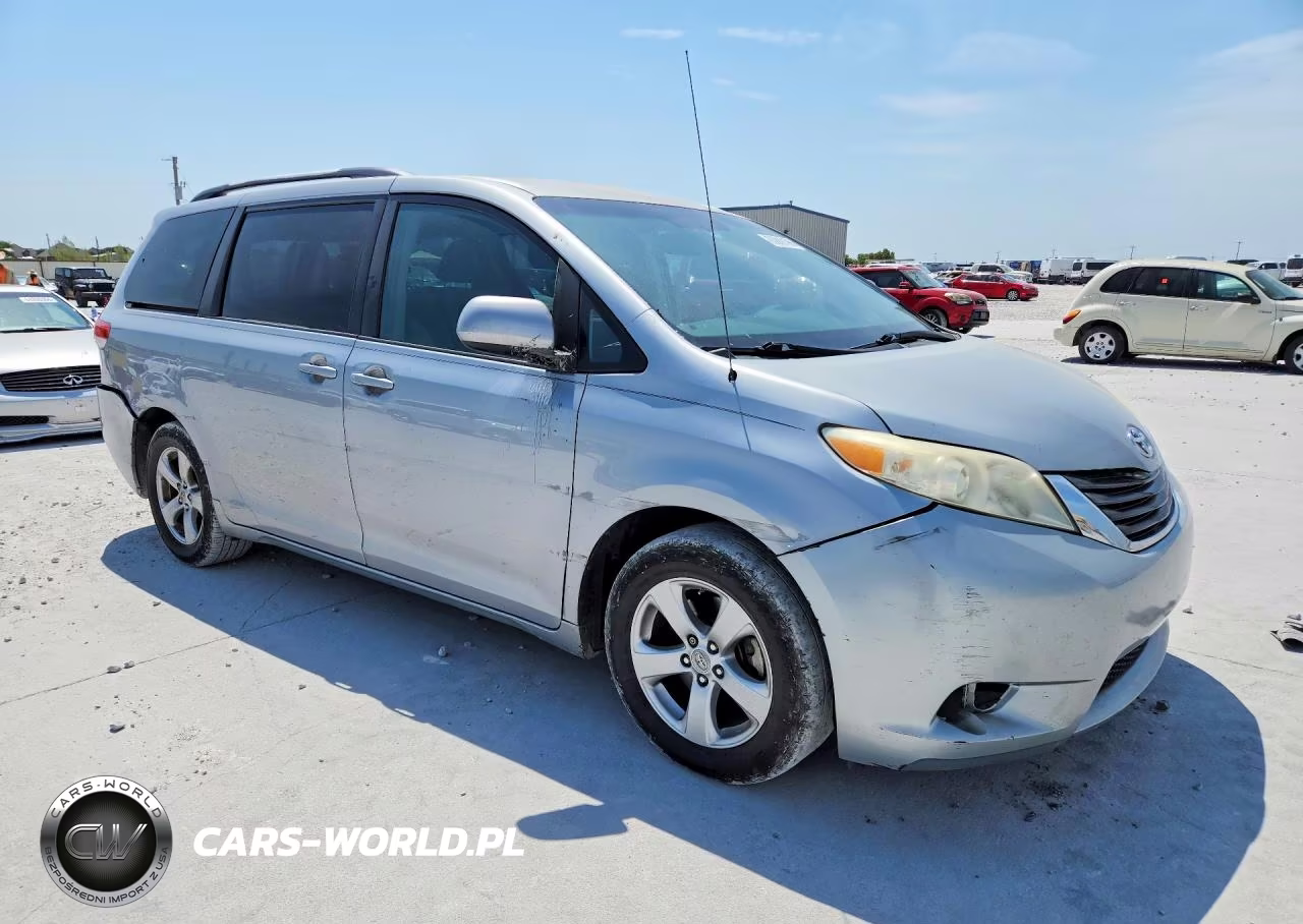 2011 Toyota Sienna Le VIN:5TDKK3DC8BS165805 - 4