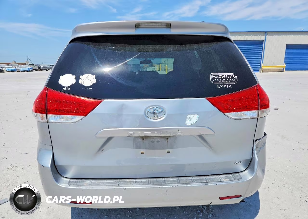 2011 Toyota Sienna Le VIN:5TDKK3DC8BS165805 - 6