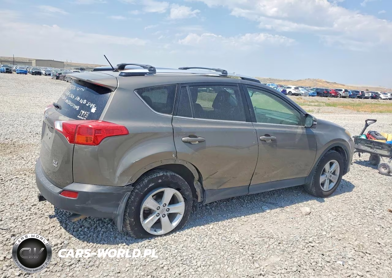 2013 Toyota Rav4 Xle VIN:JTMRFREV1DD008945 - 3