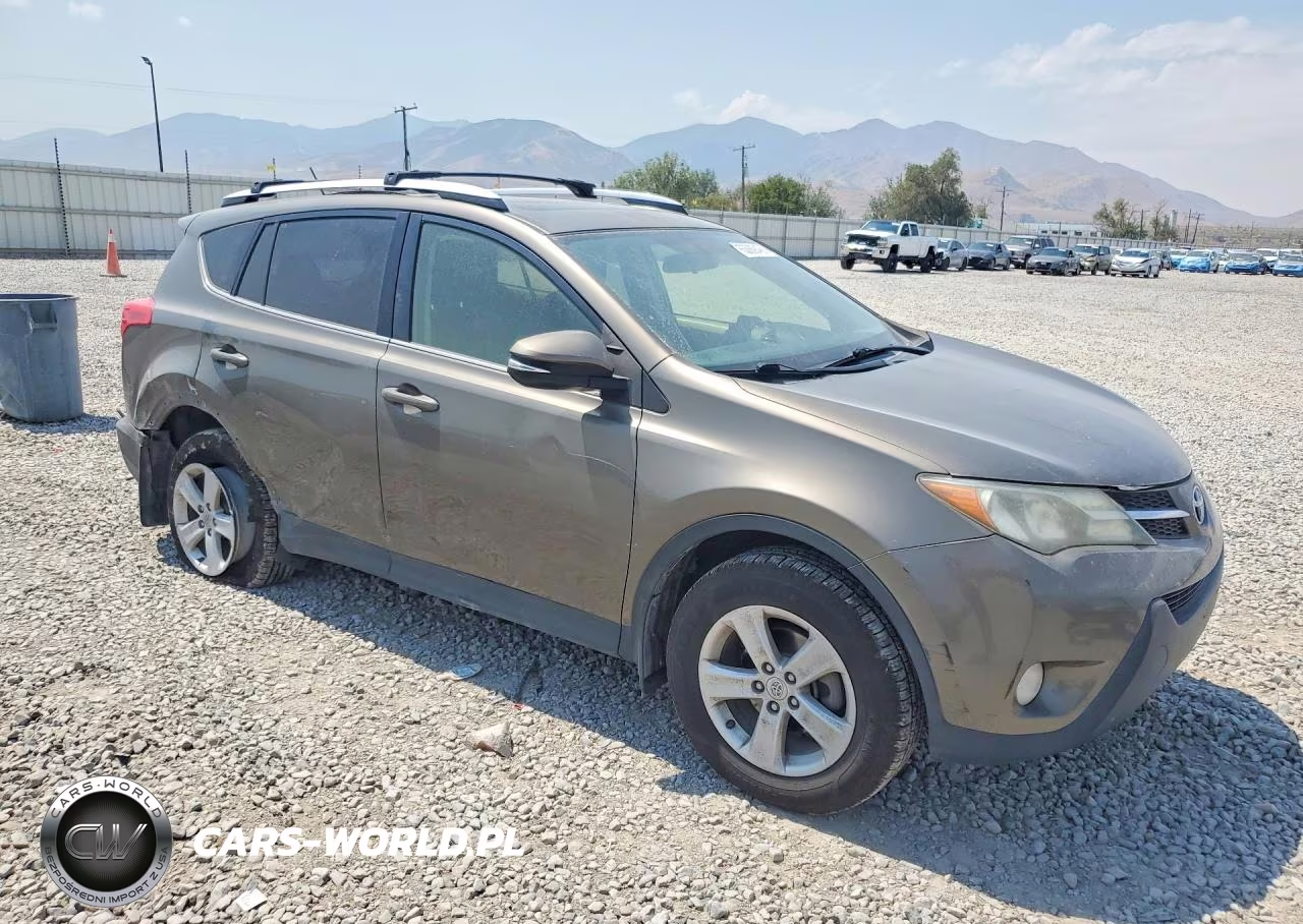 2013 Toyota Rav4 Xle VIN:JTMRFREV1DD008945 - 4