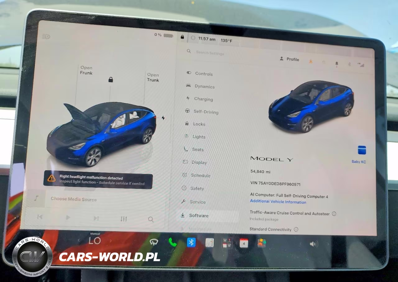 2023 Tesla Model Y VIN:7SAYGDED8PF960571 - 9
