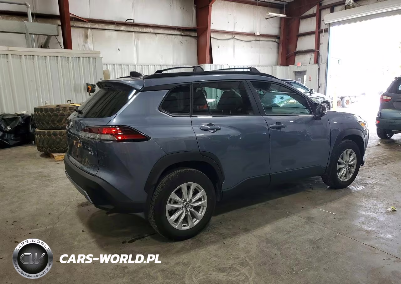 2026 Toyota Corolla Cross Le VIN:7MUCAABG3TV175196 - 3