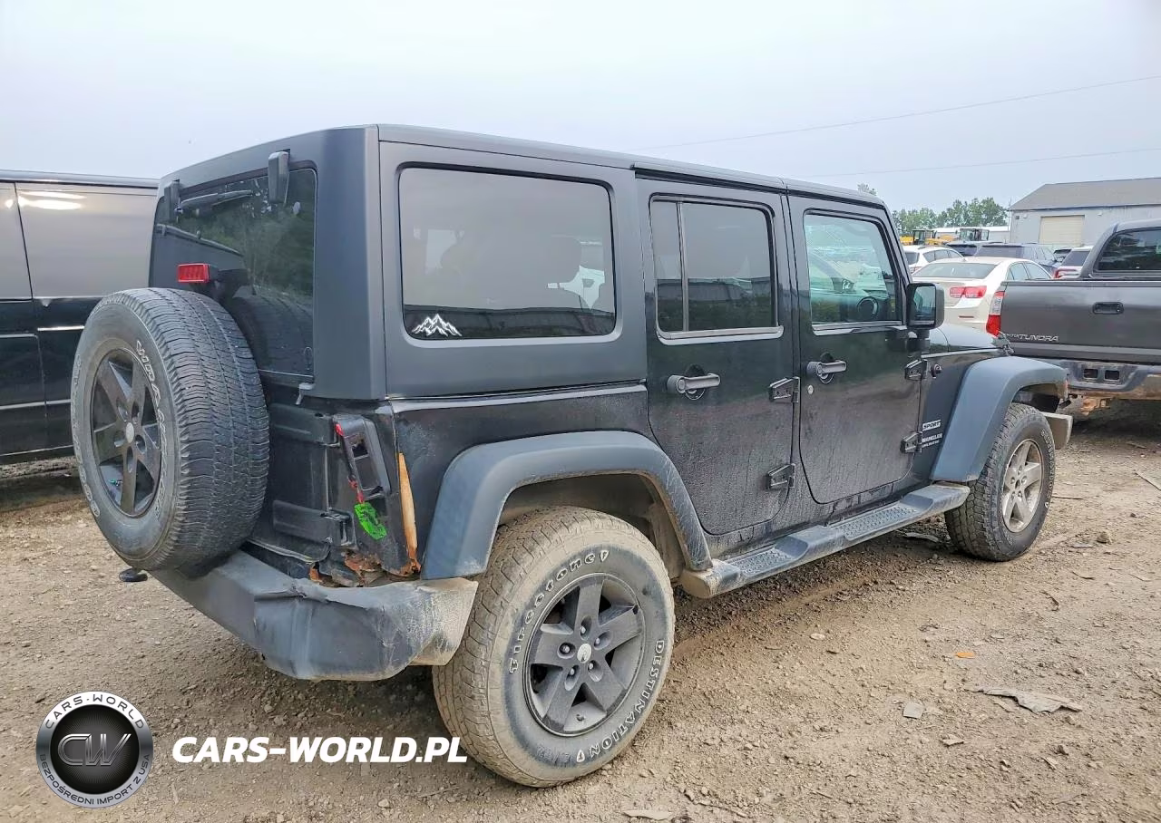 2015 Jeep Wrangler Unlimited Sport VIN:1C4BJWDG4FL588766 - 3