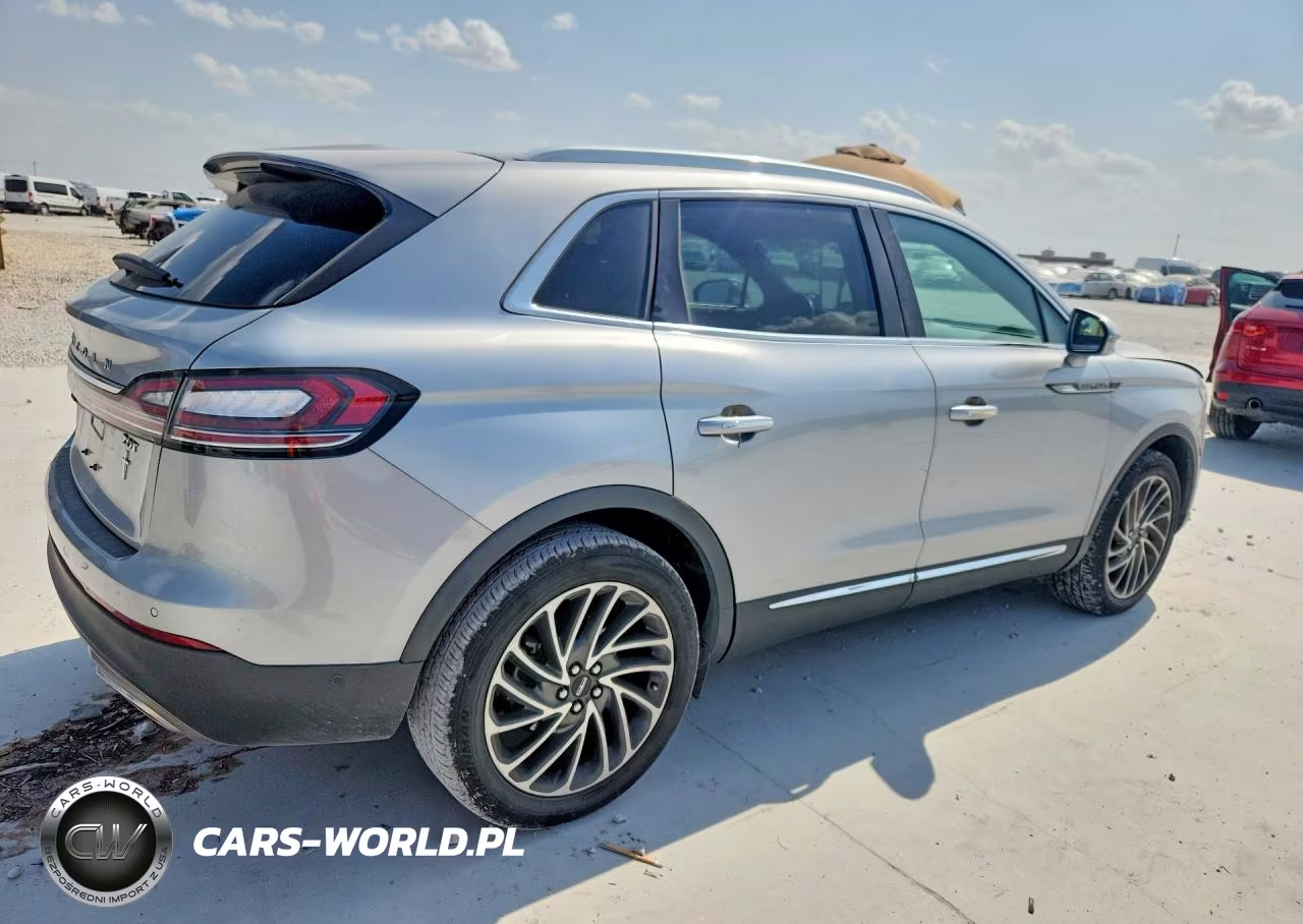 2020 Lincoln Nautilus Reserve VIN:2LMPJ6K9XLBL04367 - 3