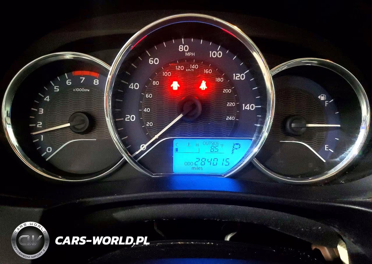 2015 Toyota Corolla Le VIN:2T1BURHE2FC464567 - 9