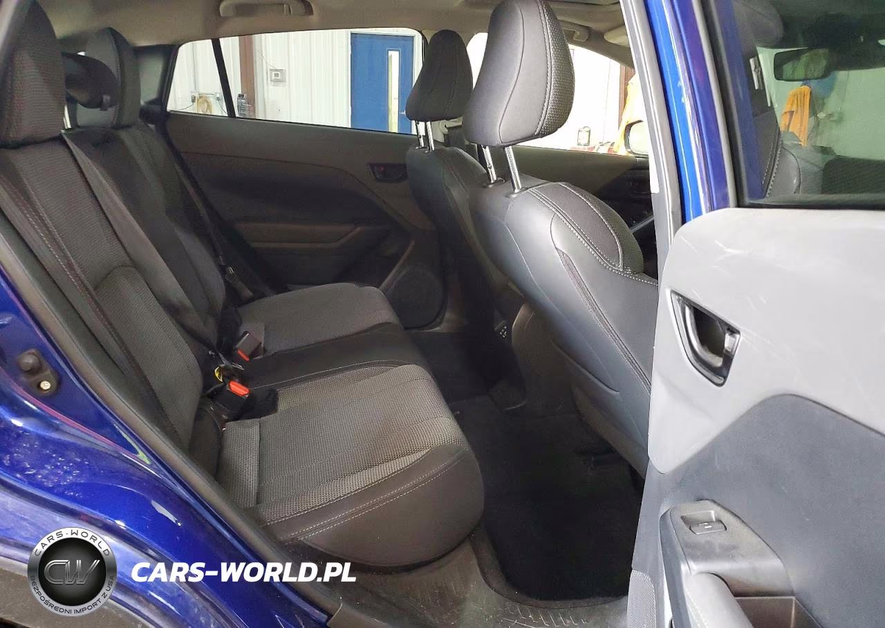 2024 Subaru Crosstrek Premium VIN:JF2GUADC5R8264926 - 11