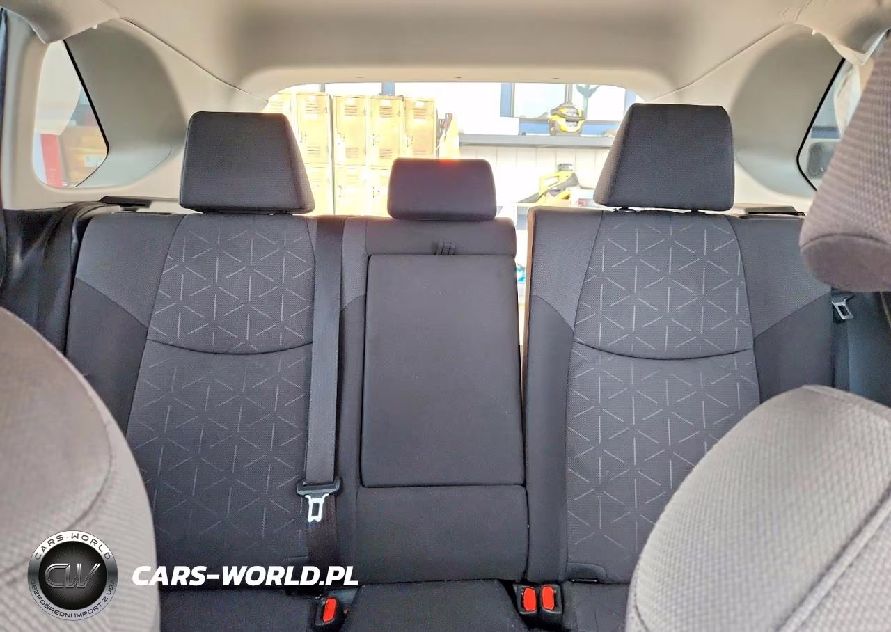 2023 Toyota Rav4 Xle VIN:JTMW1RFV5PD103772 - 10