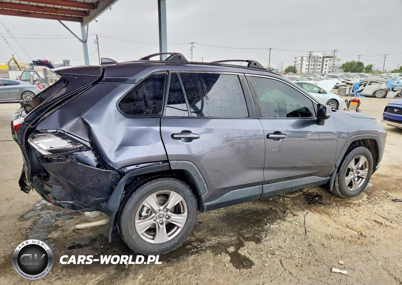 2023 Toyota Rav4 Xle VIN:JTMW1RFV5PD103772 - 3