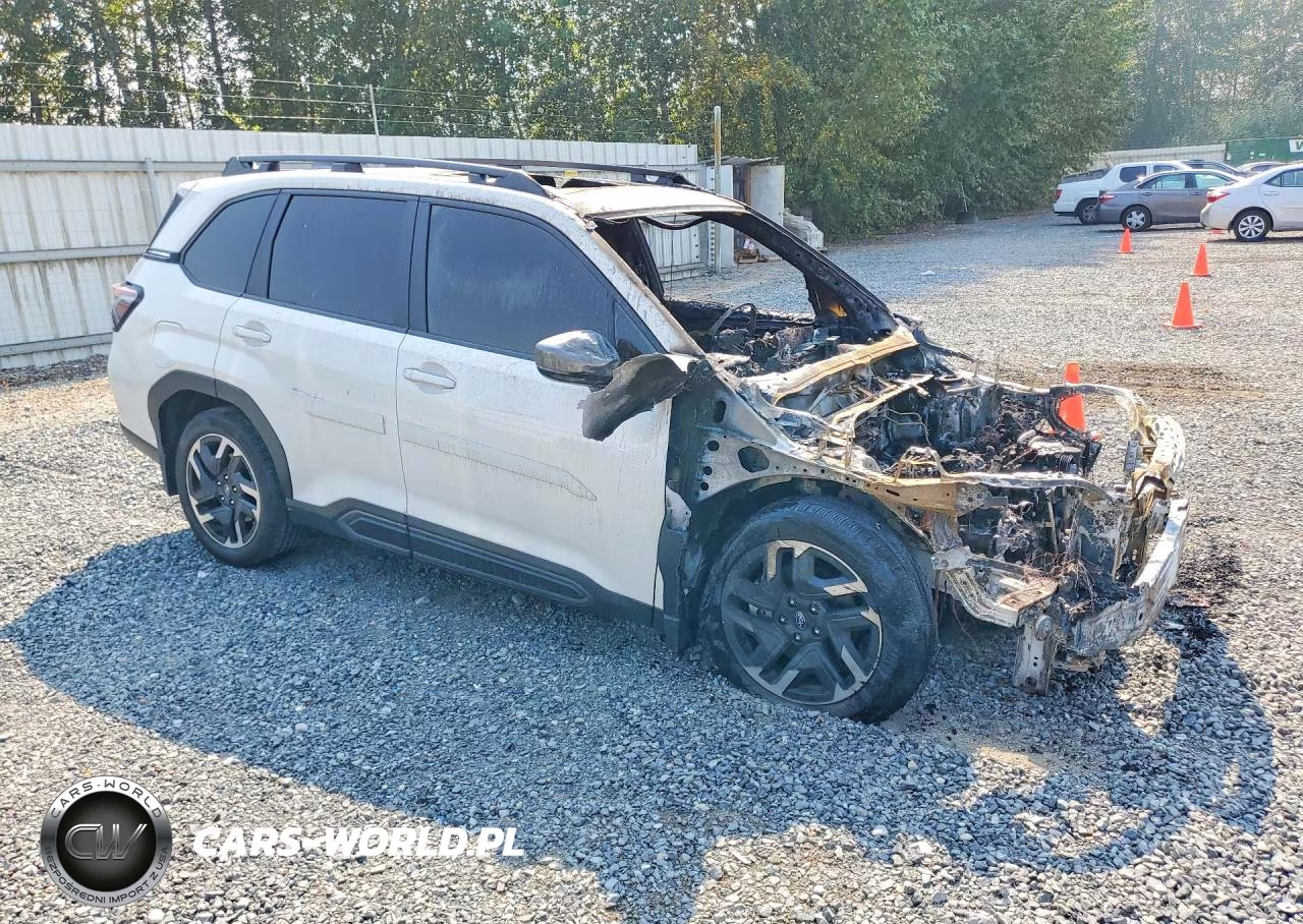 2025 Subaru Forester Limited VIN:JF2SLDRC2SH512904 - 4