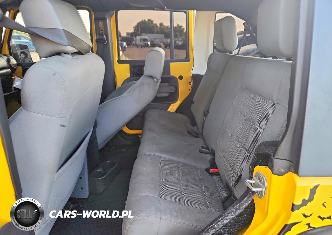 2008 Jeep Wrangler Unlimited Rubicon VIN:1J4GA69158L630983 - 11