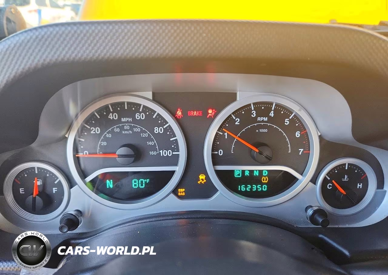 2008 Jeep Wrangler Unlimited Rubicon VIN:1J4GA69158L630983 - 9