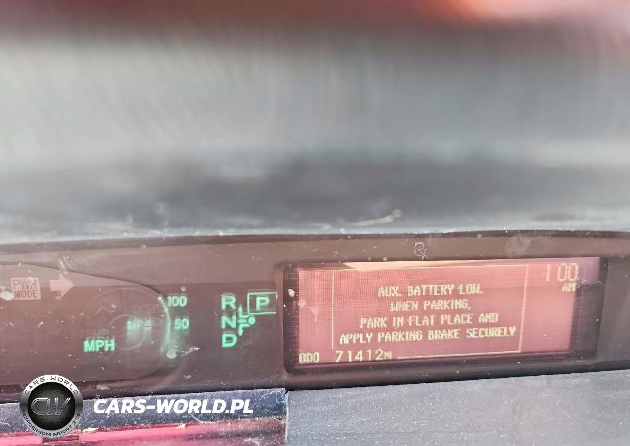 2015 Toyota Prius Two VIN:JTDKN3DU5F0463169 - 9