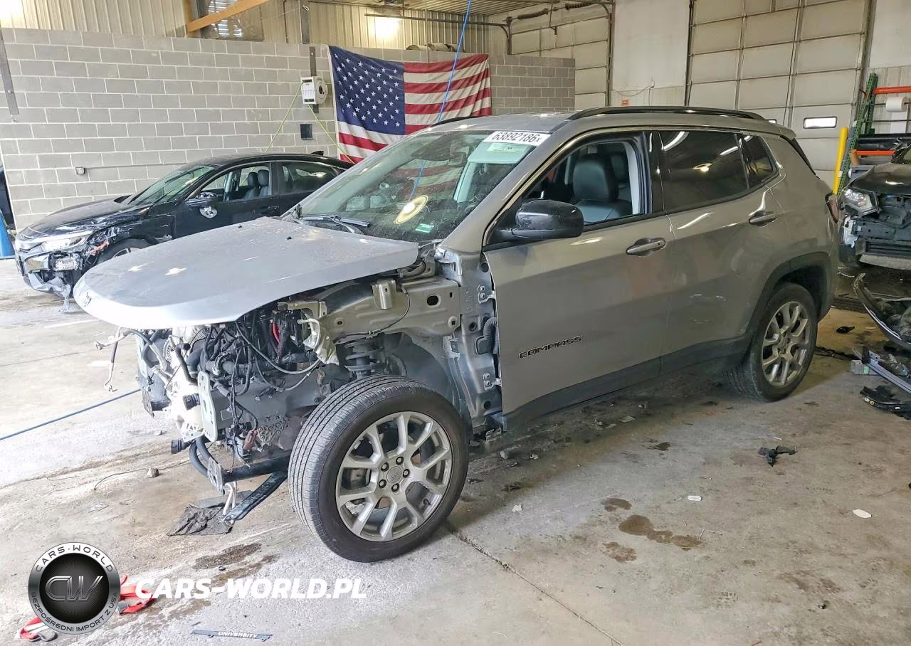 2022 Jeep Compass Latitude Lux VIN:3C4NJDFB2NT208202 - 1