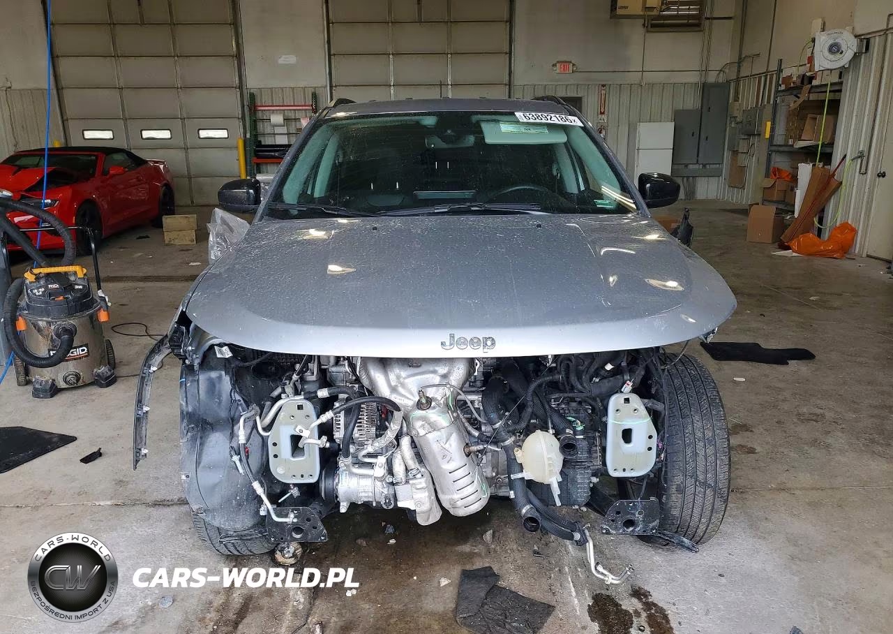 2022 Jeep Compass Latitude Lux VIN:3C4NJDFB2NT208202 - 5