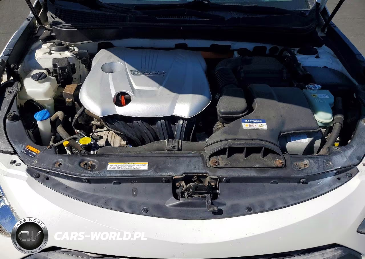 2015 Hyundai Sonata Hybrid Base VIN:KMHEC4A42FA137901 - 11