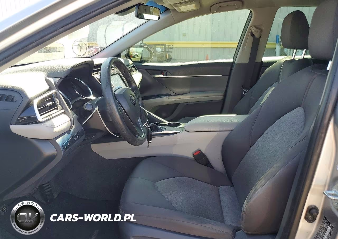 2018 Toyota Camry Le VIN:JTNB11HK4J3015792 - 7