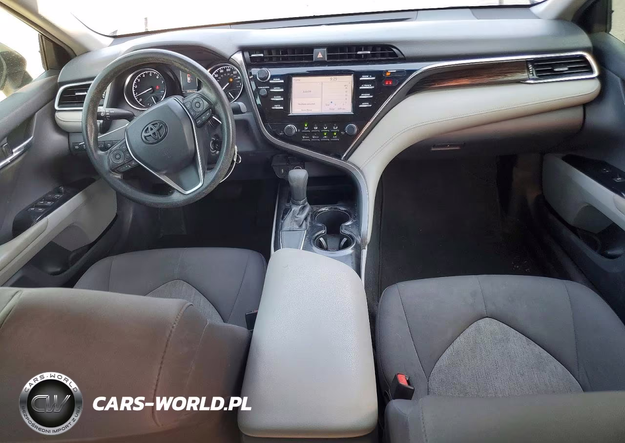 2018 Toyota Camry Le VIN:JTNB11HK4J3015792 - 8
