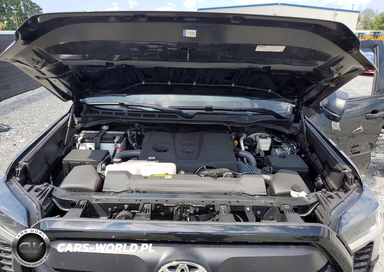 2025 Toyota Tundra Sr VIN:5TFKB5DA0SX264090 - 11