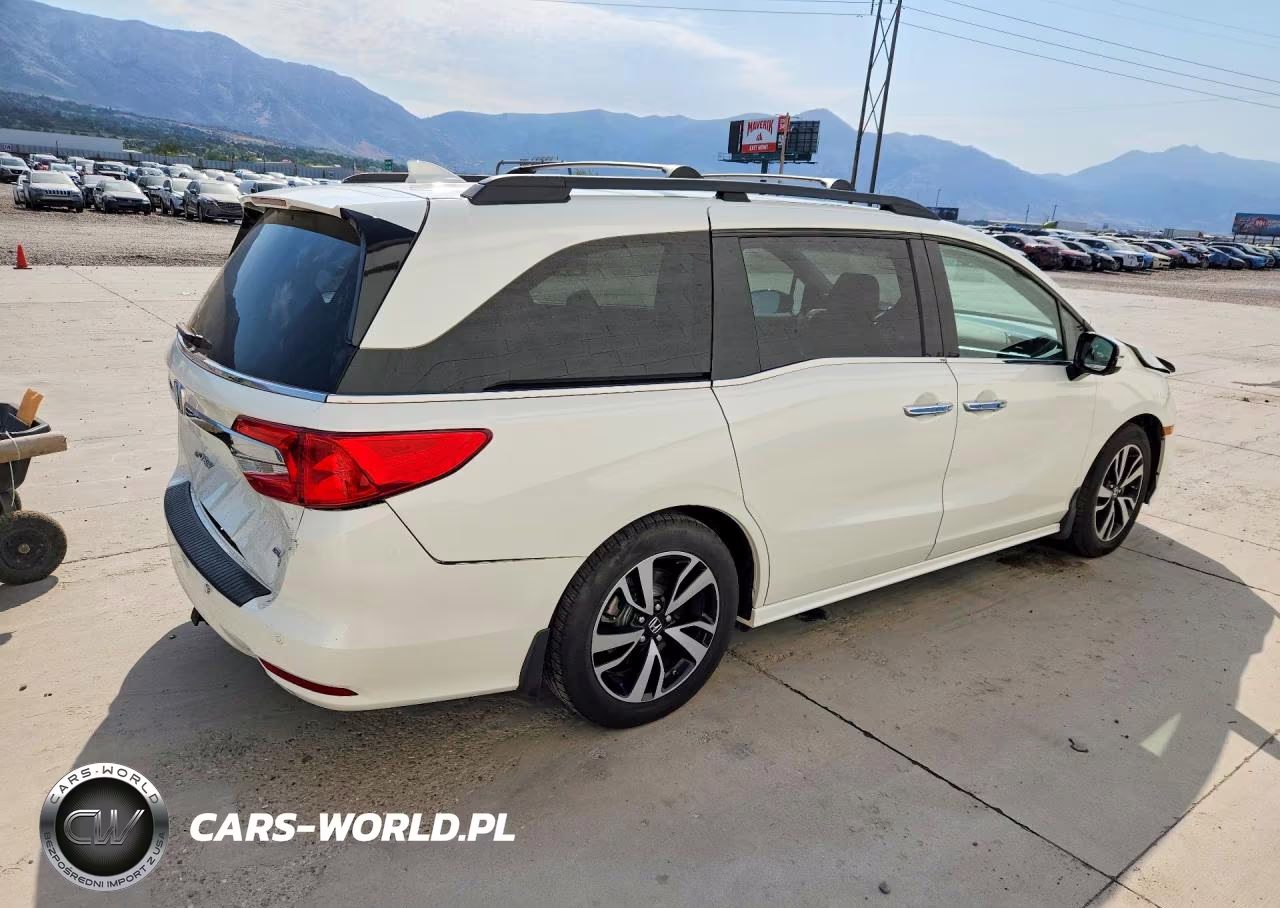 2019 Honda Odyssey Elite VIN:5FNRL6H96KB119213 - 3