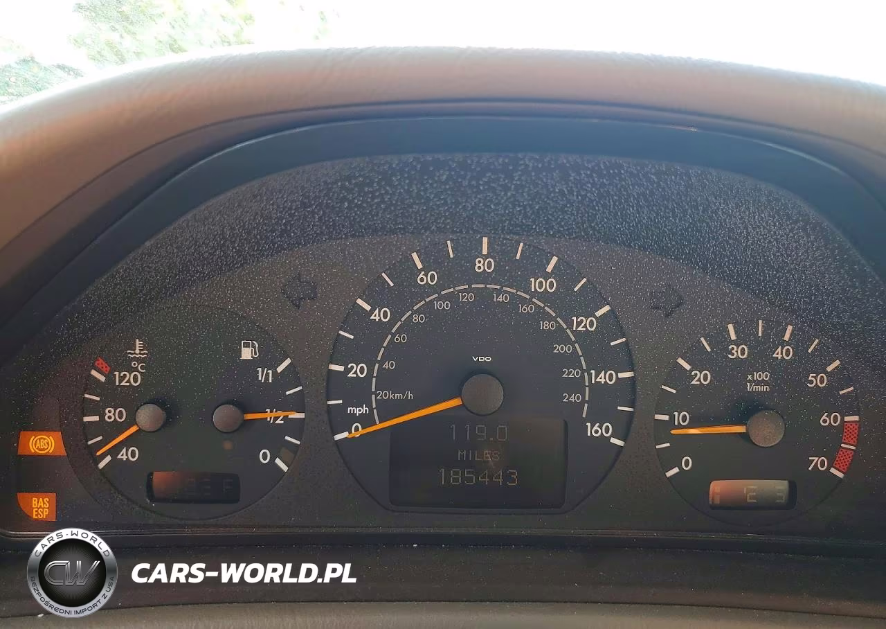 2001 Mercedes-Benz Clk 320 VIN:WDBLJ65G01F174456 - 9