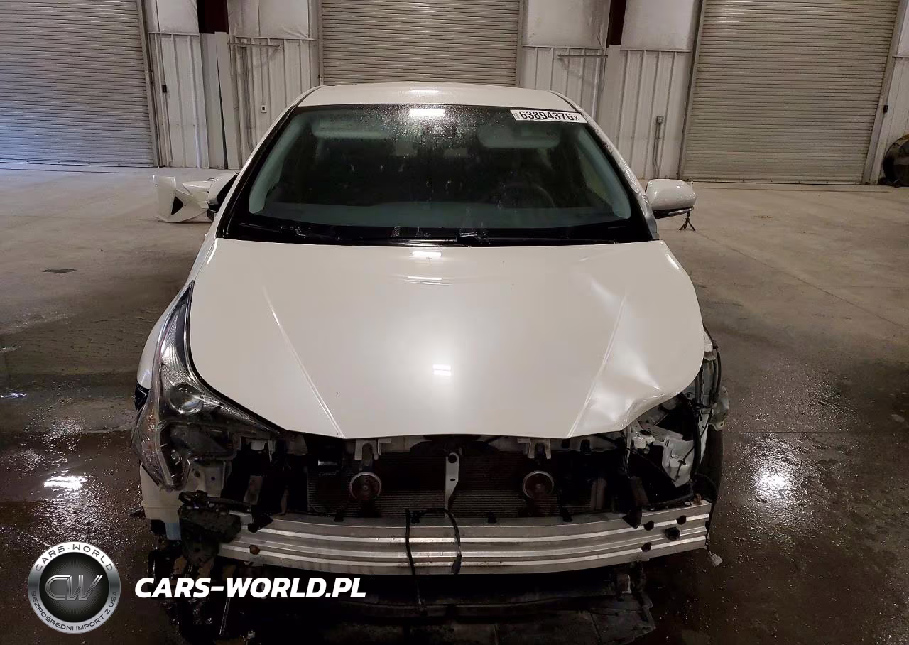 2018 Toyota Prius Two VIN:JTDKBRFU6J3065291 - 5