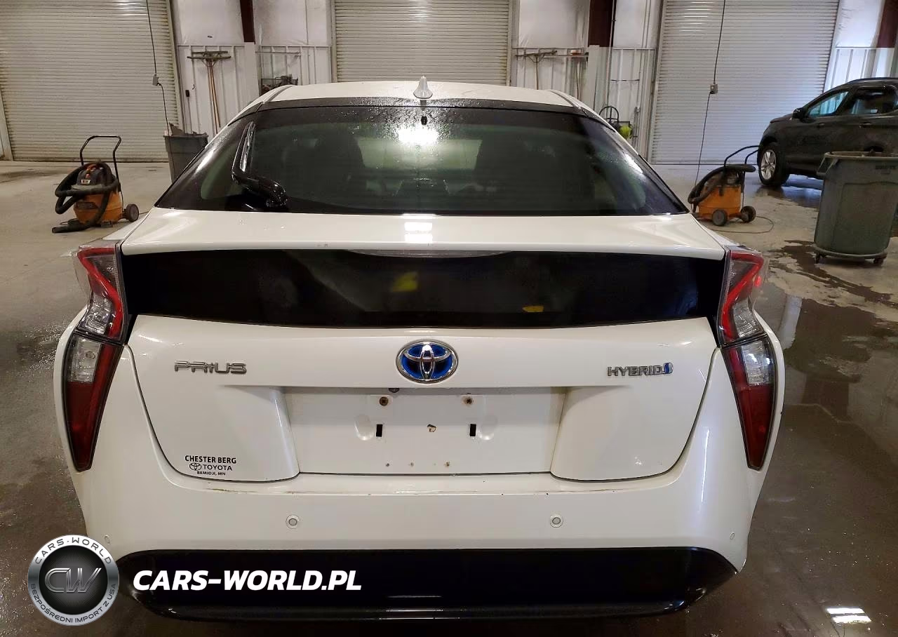 2018 Toyota Prius Two VIN:JTDKBRFU6J3065291 - 6