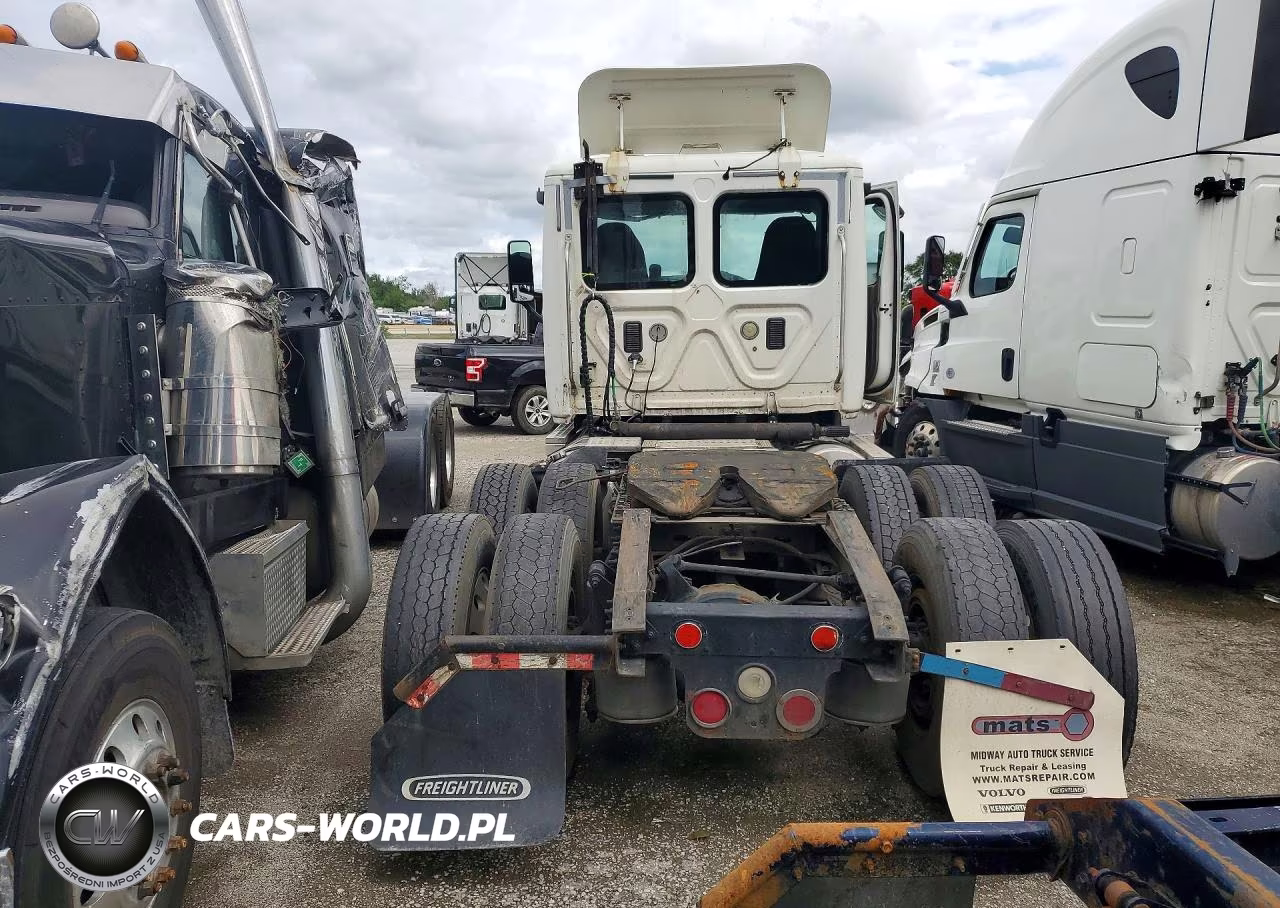2010 Freightliner Cascadia 113 VIN:1FUJGBDV4ALAN6777 - 6