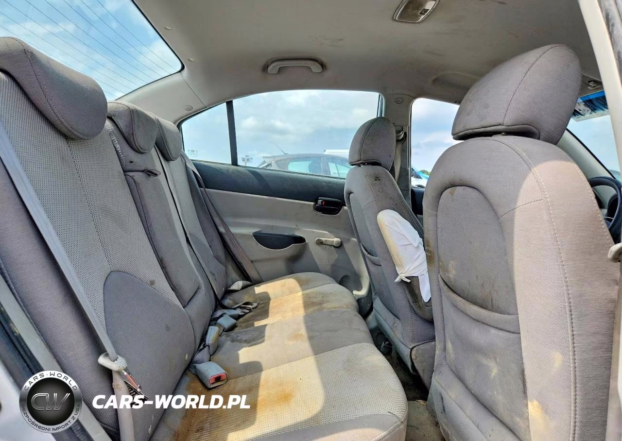 2007 Hyundai Accent Gls VIN:KMHCN46C37U156636 - 10