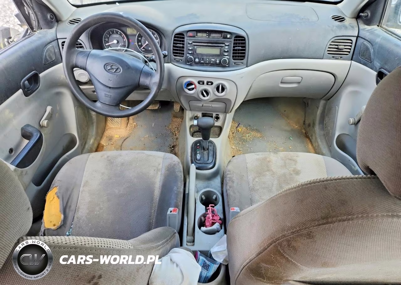 2007 Hyundai Accent Gls VIN:KMHCN46C37U156636 - 8