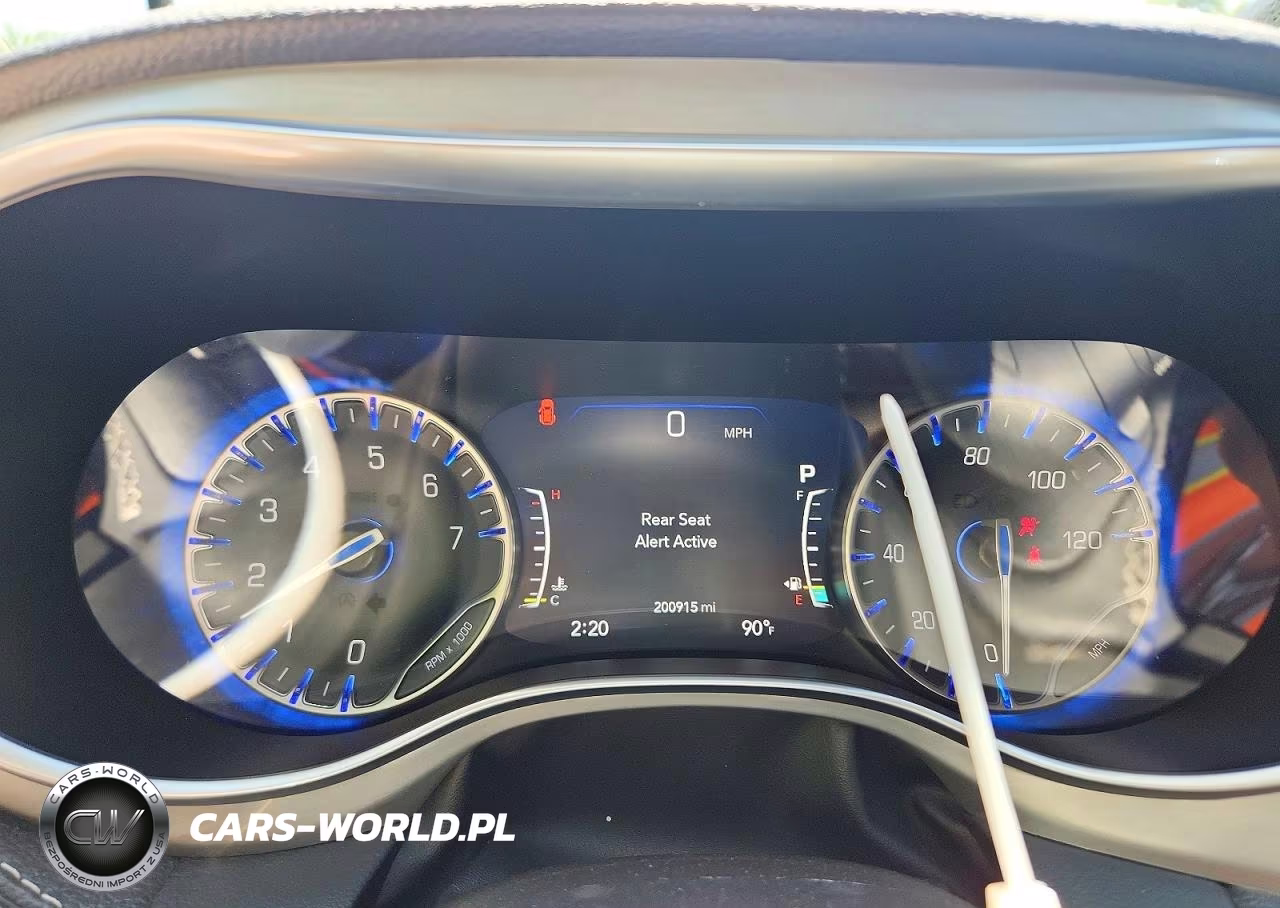 2023 Chrysler Pacifica Limited VIN:2C4RC1GG9PR537165 - 9