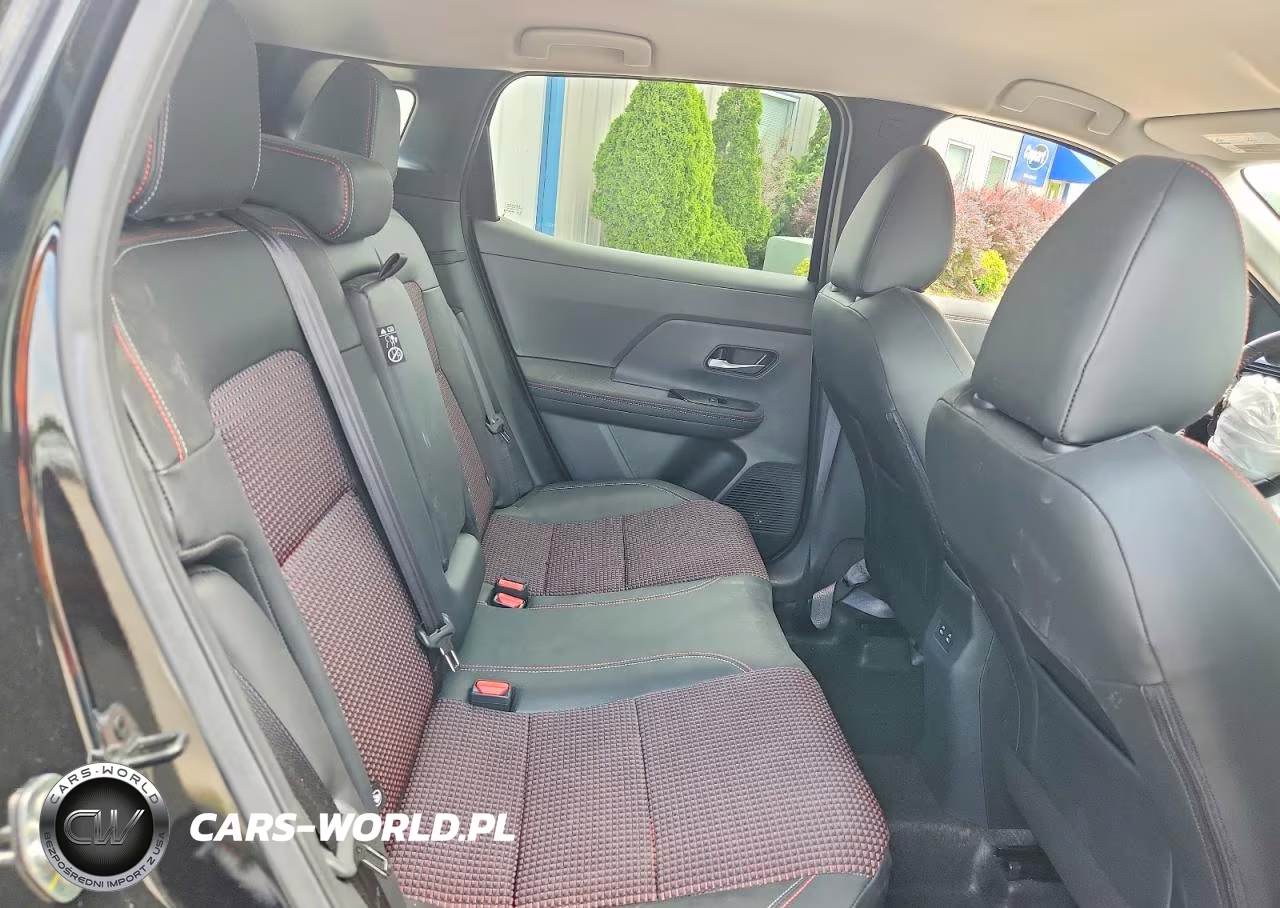 2025 Nissan Kicks Sr VIN:3N8AP6DB0SL351290 - 11