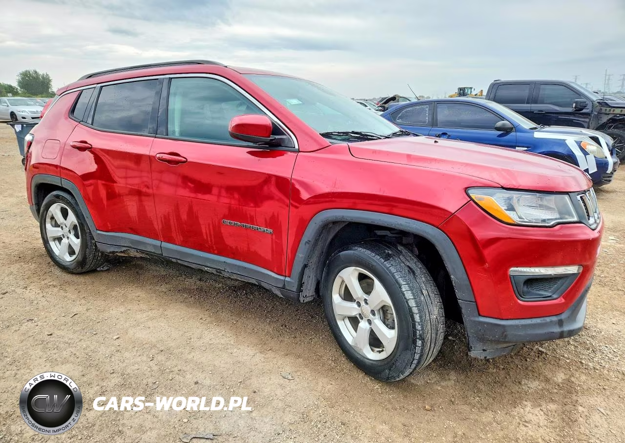 2018 Jeep Compass Latitude VIN:3C4NJCBB1JT293432 - 4