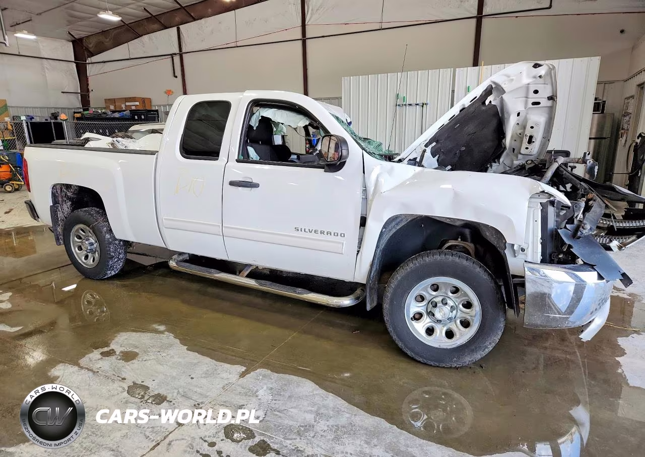 2012 Chevrolet Silverado C1500 Ls VIN:1GCRCREA9CZ124725 - 4