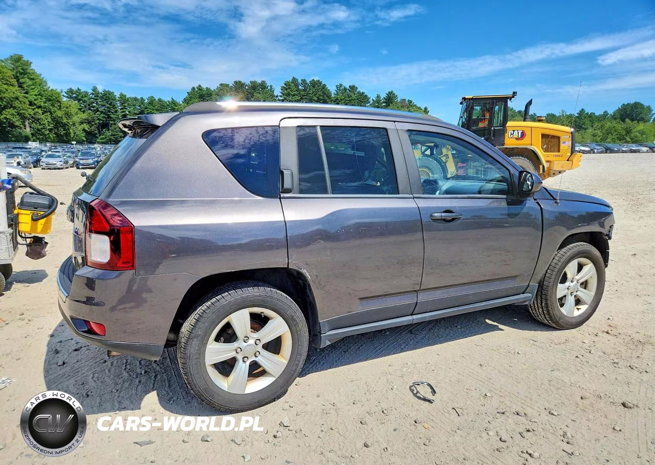 2015 Jeep Compass Latitude VIN:1C4NJDEB7FD118004 - 3